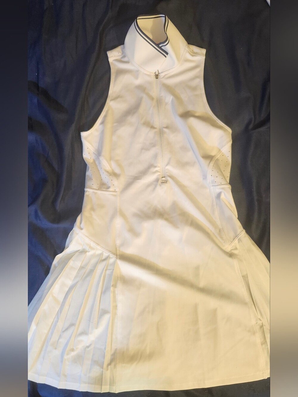 Wilson All Court Tennis Dress Women’s Small Bright White Pleated Half Zip NWOT